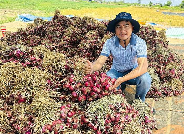 Chàng kỹ sư trẻ rời phố về quê, đồng hành cùng nông dân 