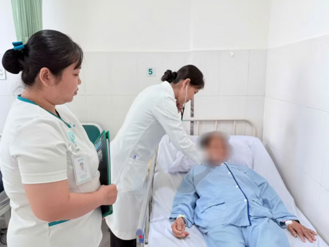 Can thiệp nhanh, cứu người bệnh tím tái do hít sặc khoai mì