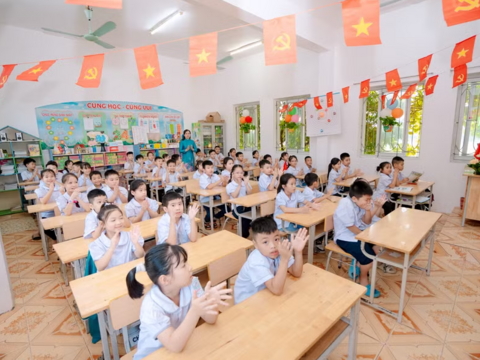 Vào lớp 1, điều cha mẹ cần chuẩn bị không chỉ là sách vở