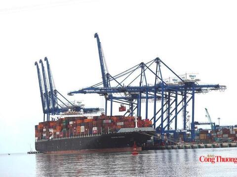 Xuất khẩu tiếp tục là động lực quan trọng của tăng trưởng