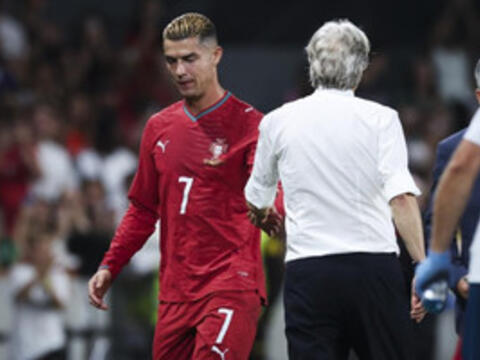 Ronaldo bất ngờ trở lại tuyển Bồ Đào Nha
