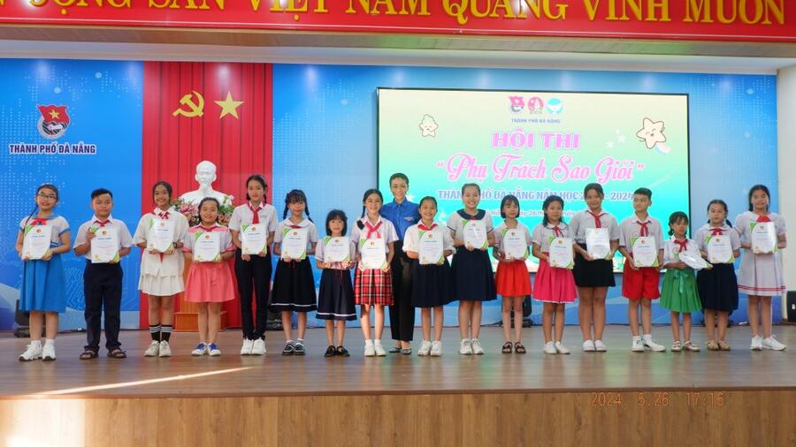 Đà Nẵng: 10 thí sinh xuất sắc đạt giải “Phụ trách Sao giỏi”
