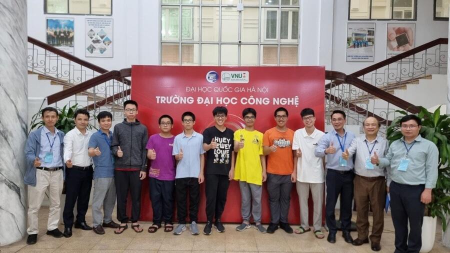 Học sinh Việt Nam giành 7 huy chương Olympic Tin học
