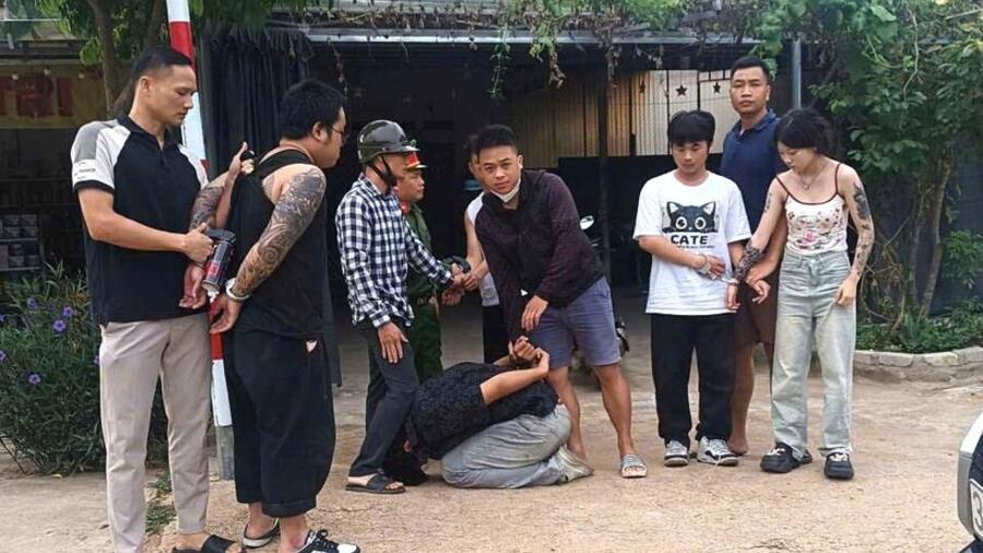 Nóng: Bắt 4 đối tượng người nước ngoài cướp xe ô tô trên cao tốc