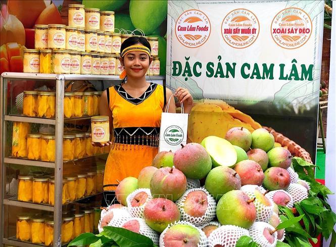Xoài sấy muối ớt và giấc mơ đưa sản vật địa phương đi xa của nhóm bạn trẻ ở Cam Lâm - Ảnh 2.