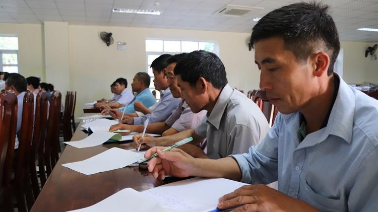 Chuyển giao kỹ thuật cho nông dân theo hình thức cầm tay chỉ việc - Ảnh 8. Chuyển giao kỹ thuật cho nông dân theo hình thức cầm tay chỉ việc - Ảnh 8.
