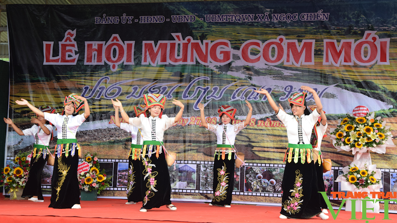 Tháng 9 về "miền quê cổ tích" trải nghiệm Lễ hội mừng cơm mới - Ảnh 3. Tháng 9 về "miền quê cổ tích" trải nghiệm Lễ hội mừng cơm mới - Ảnh 3.