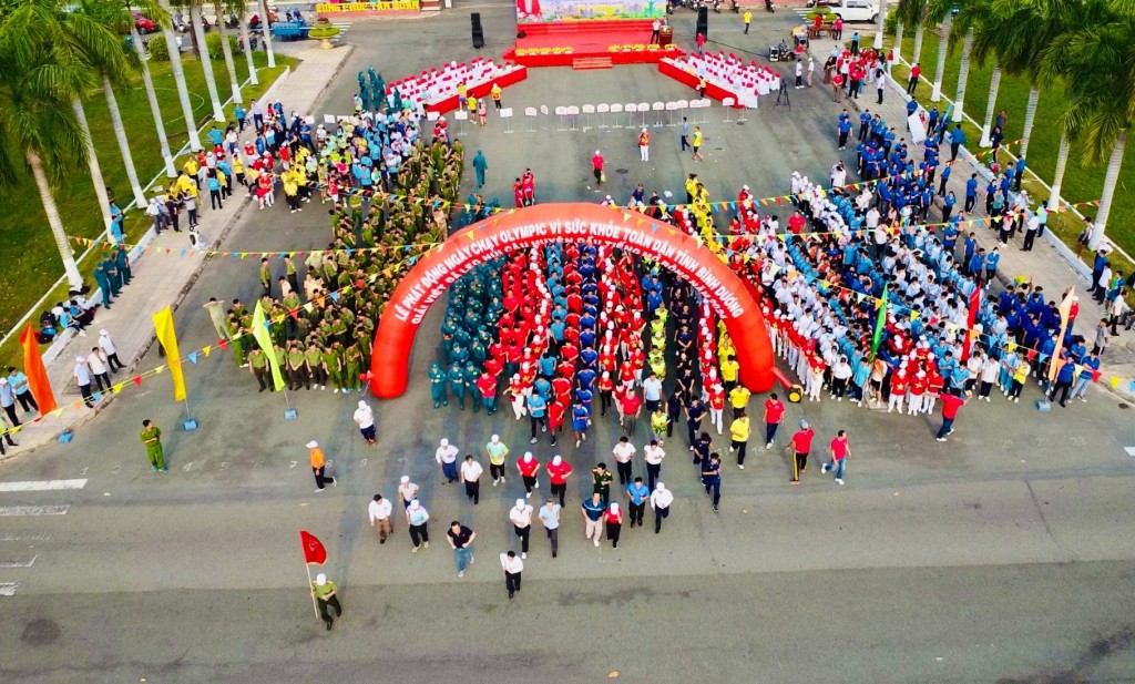 Lãnh đạo các sở, ngành, địa phương, đơn vị chạy phát động Olympic Lãnh đạo các sở, ngành, địa phương, đơn vị chạy phát động Olympic