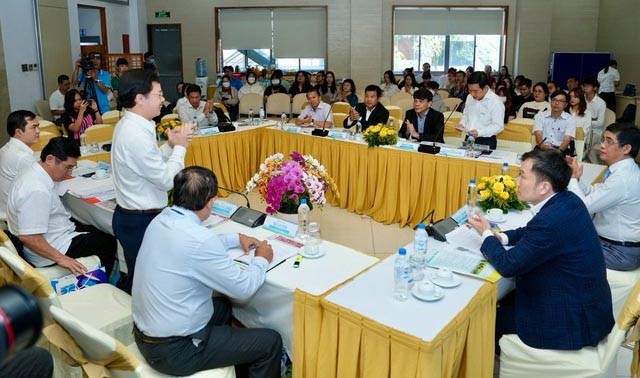 Các đại biểu tham dự tọa đàm Mang Yang - Gia Lai hội tụ nhiều yếu tố để trở thành 'thiên đường bò sữa'