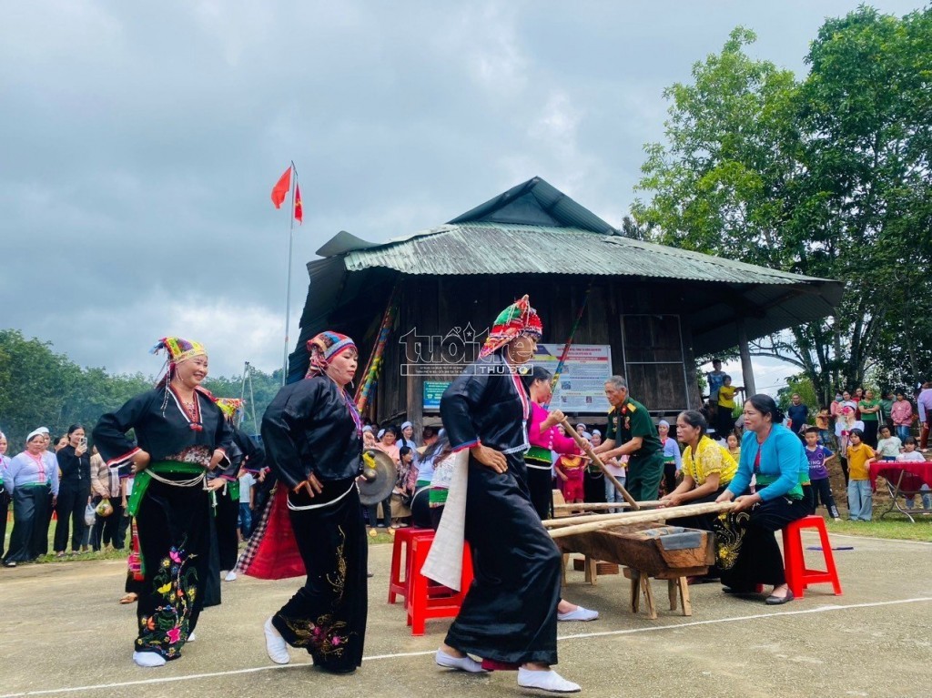 Kon Tum: Người Mường nhớ Tết Độc lập Kon Tum: Người Mường nhớ Tết Độc lập