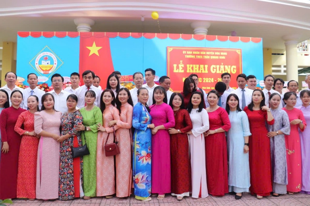 Ngành giáo dục Đà Nẵng bảo đảm bố trí đủ giáo viên đứng lớp trong năm học mới 2024 - 2025 (Ảnh Đ.Minh) Ngành giáo dục Đà Nẵng bảo đảm bố trí đủ giáo viên đứng lớp trong năm học mới 2024 - 2025 (Ảnh Đ.Minh)