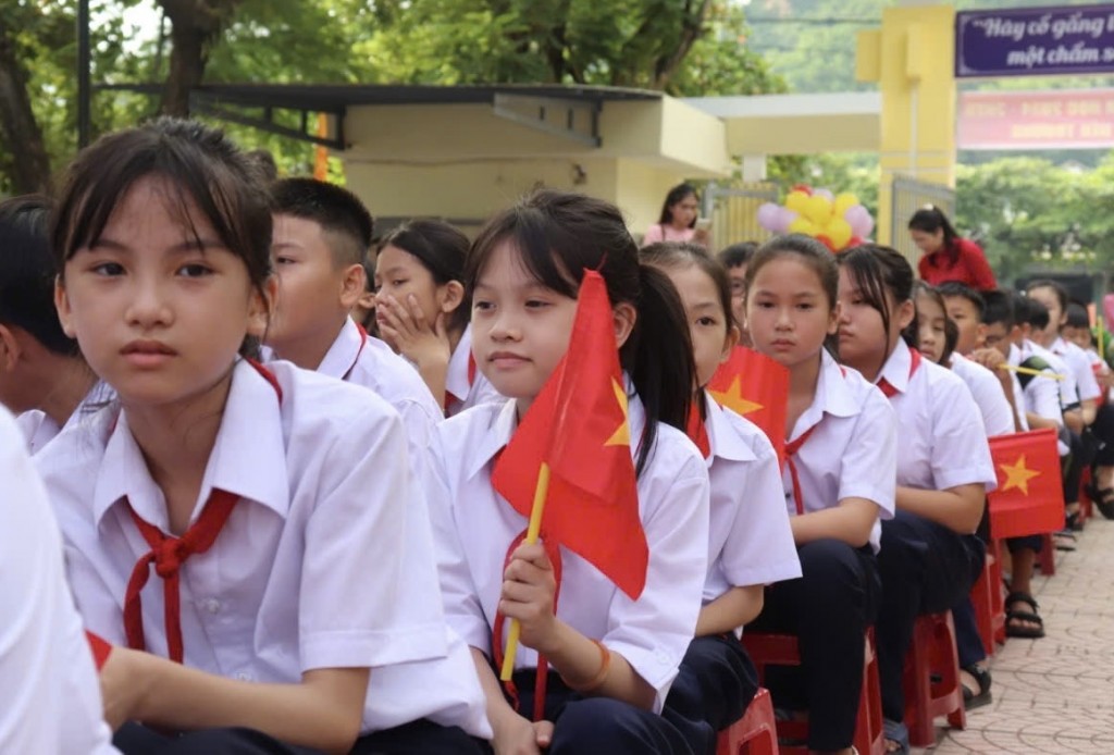 Học sinh dự lễ khai giảng năm học mới 2024 - 2025 tại TP Đà Nẵng (Ảnh Đ.Minh) Học sinh dự lễ khai giảng năm học mới 2024 - 2025 tại TP Đà Nẵng (Ảnh Đ.Minh)