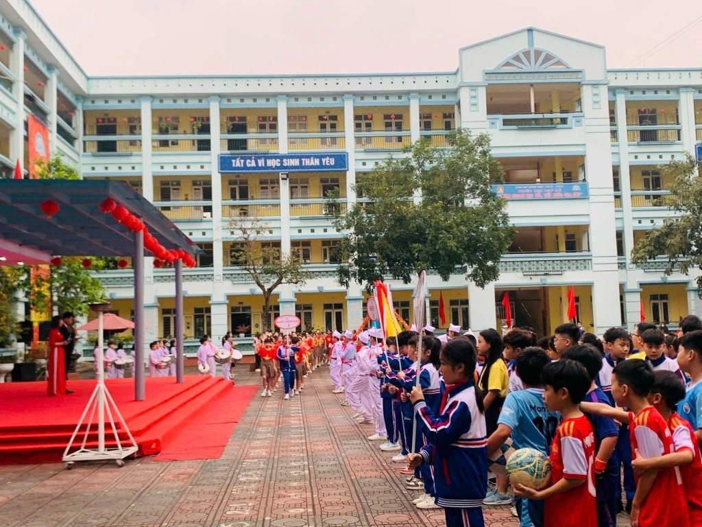 Trường tiểu học Chu Văn An nằm kế bên dự án Hanoi Melody Residences. Ảnh: Facebook trường TH Chu Văn An (Facebook) Trường tiểu học Chu Văn An nằm kế bên dự án Hanoi Melody Residences. Ảnh: Facebook trường TH Chu Văn An (Facebook)
