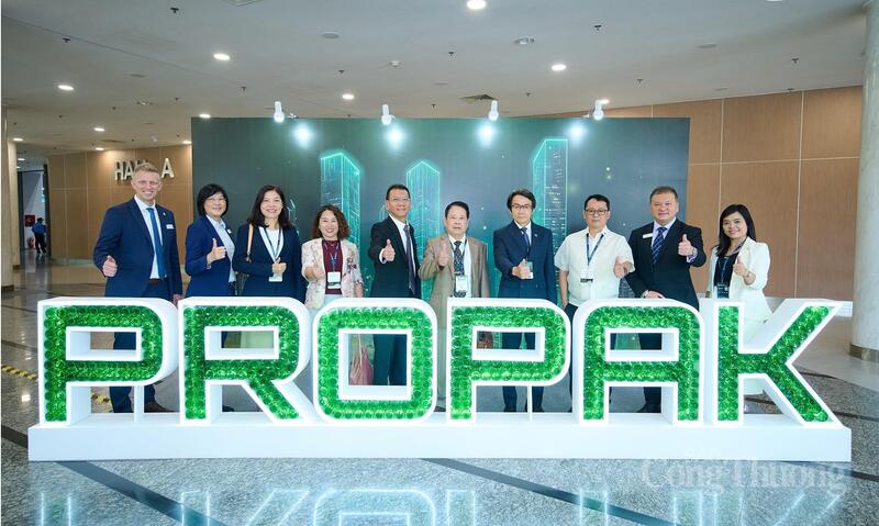 Các đại biểu tham dự tại Triển lãm ProPak Vietnam 2025.