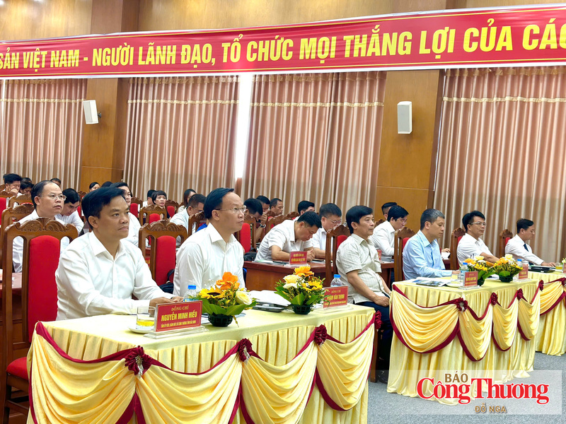 Các đại biểu tham dự sự kiện