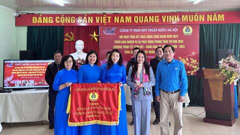 Công đoàn Công ty Thoát nước Hà Nội chăm lo người lao động nhân dịp Tết Nguyên đán