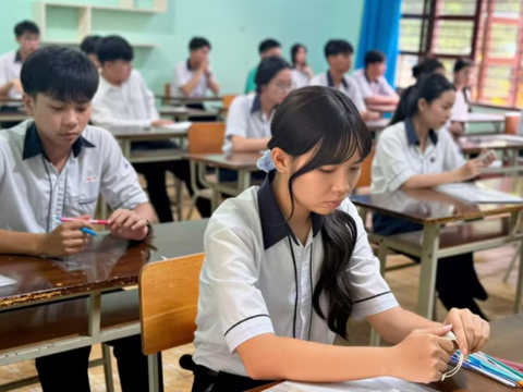 Gần 300 thí sinh tại Điểm thi 'đặc biệt' của tỉnh Lâm Đồng hoàn thành môn Ngữ văn
