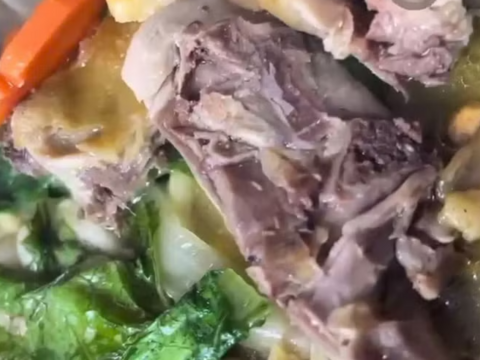 Vụ nghi dòi bò lúc nhúc trong món ăn ở Đắk Lắk: Sẽ bảo vệ người quay clip