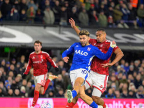 Nottingham Forest vuột chiến thắng ở Ngoại hạng Anh
