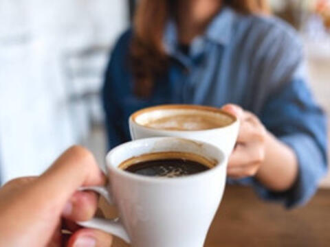 Chỉ 100mg caffeine mỗi ngày có thể giảm chất lượng giấc ngủ sâu