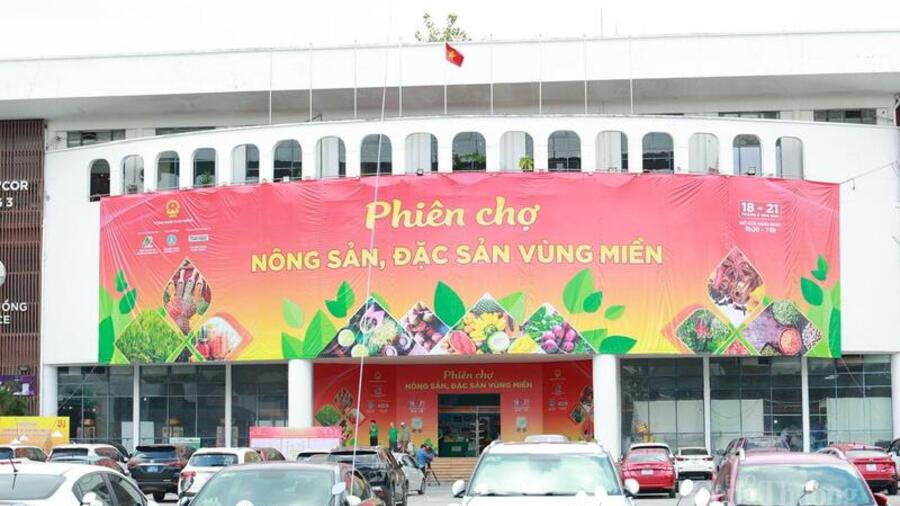 Phiên chợ nông sản, đặc sản vùng miền 2025: Góp phần lan tỏa giá trị OCOP