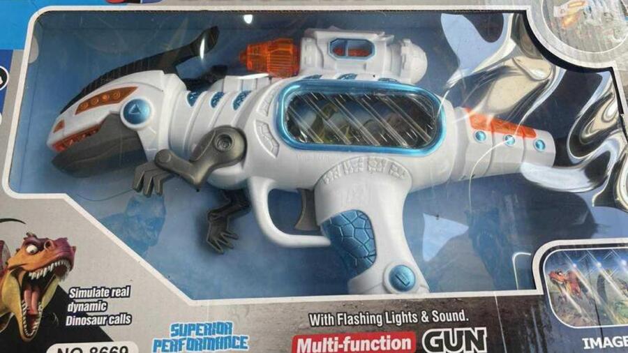 Đồ chơi công nghệ, robot ‘hút’ khách dịp tết Trung thu