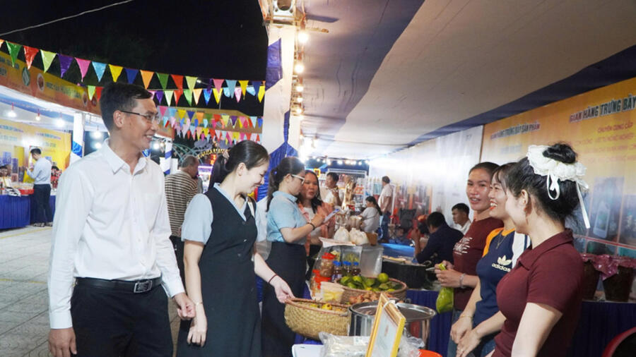 Hàng Việt về nông thôn Quảng Ngãi: Gỡ khó cho doanh nghiệp