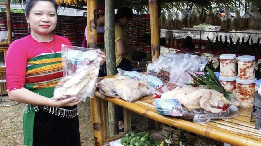 Thanh Hóa: Đưa đặc sản vịt Cổ Lũng lên sàn thương mại điện tử