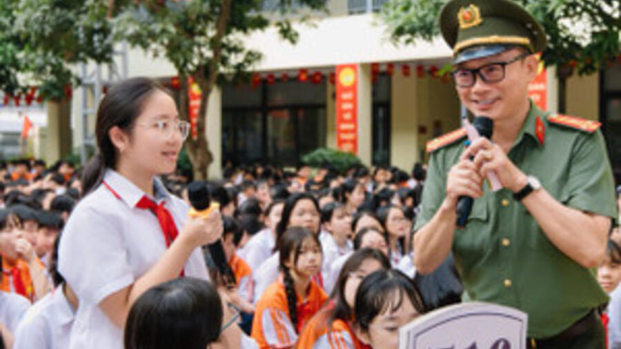 Trao 'lá chắn' cho học sinh trong kỷ nguyên số