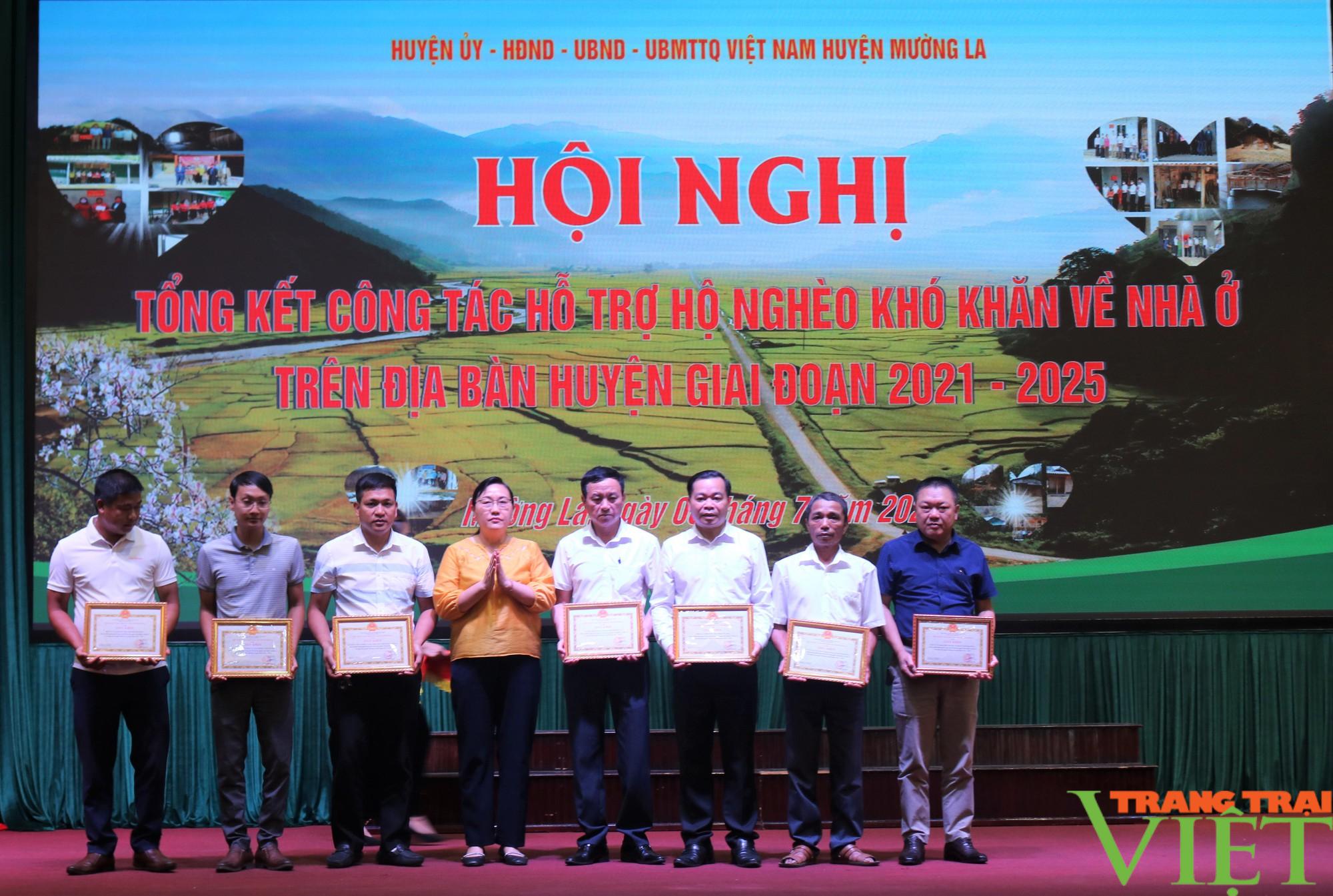 Mường La: Hoàn thành việc hỗ trợ hộ nghèo khó khăn về nhà ở trước 3 năm so với kế hoạch - Ảnh 9. Mường La: Hoàn thành việc hỗ trợ hộ nghèo khó khăn về nhà ở trước 3 năm so với kế hoạch - Ảnh 9.