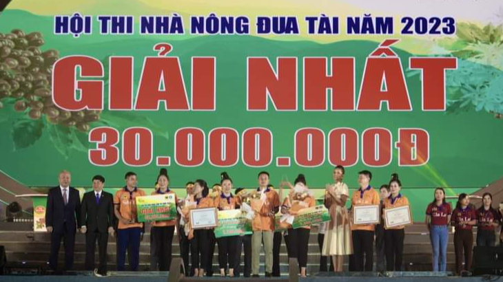 Nông dân Sơn La đoạt giải nhất hội thi Nhà nông đua tài 2023 - Ảnh 4. Nông dân Sơn La đoạt giải nhất hội thi Nhà nông đua tài 2023 - Ảnh 4.