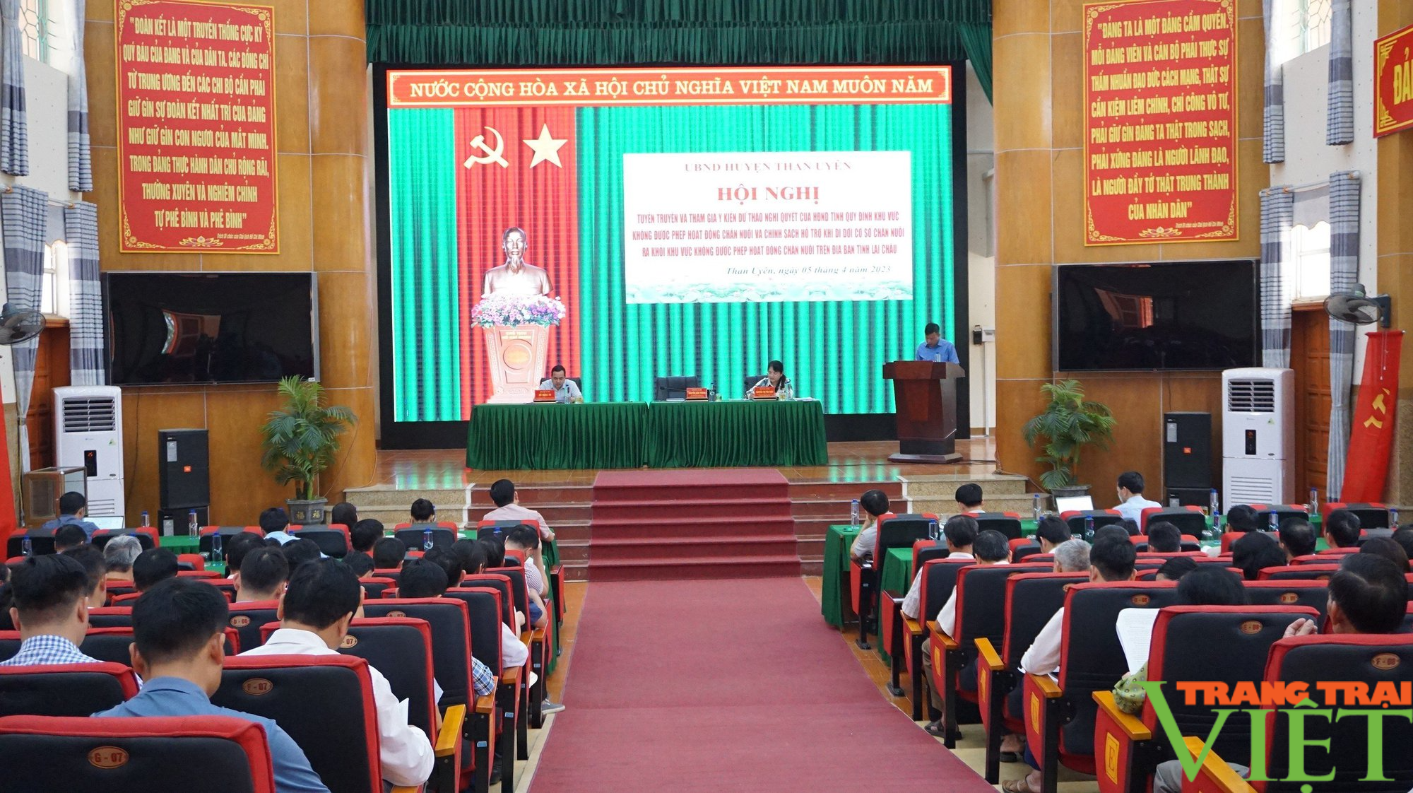 Than Uyên: Nhiều bất cập trong khu vực chăn nuôi - Ảnh 1. Than Uyên: Nhiều bất cập trong khu vực chăn nuôi - Ảnh 1.