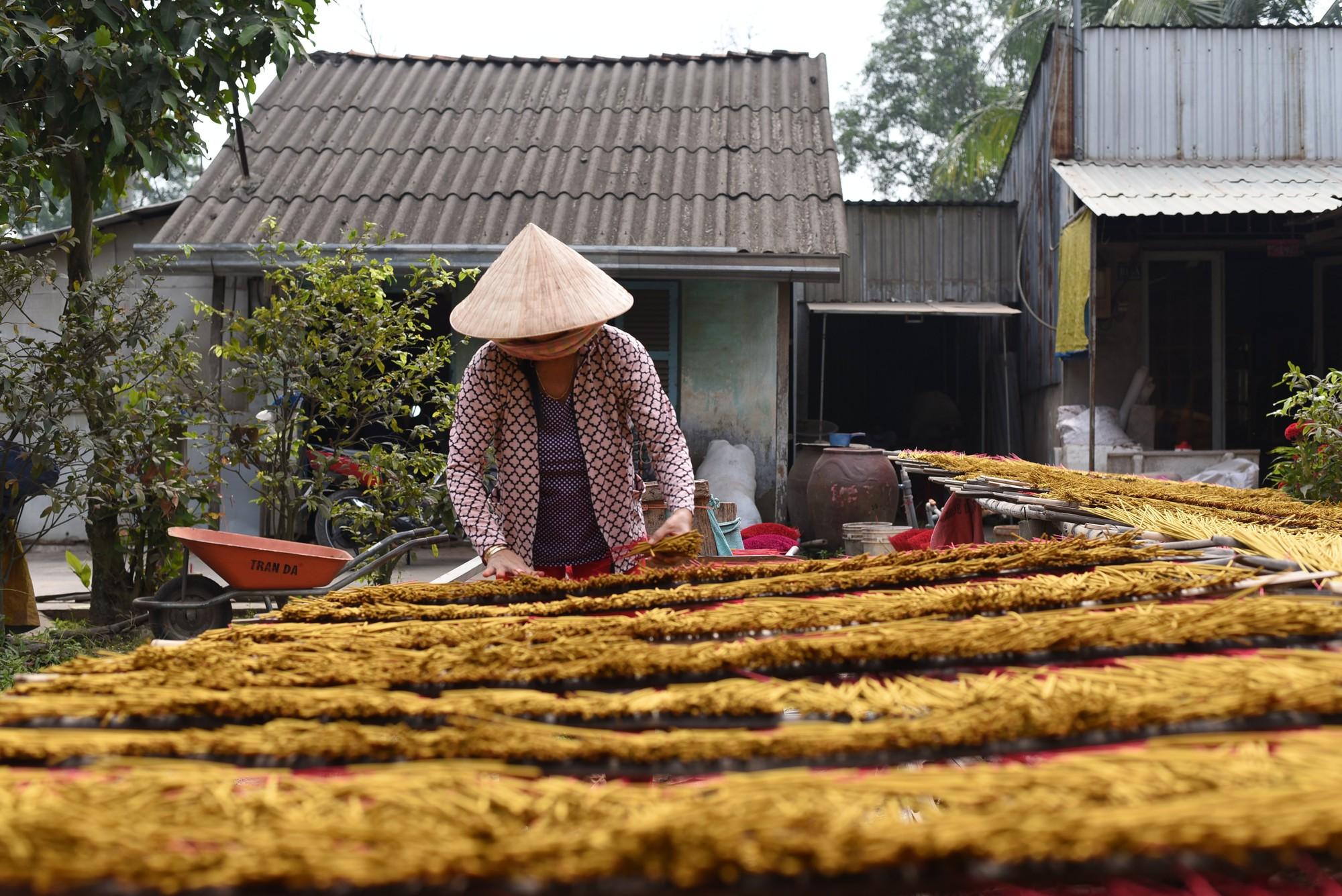Thu hút khoảng 5 triệu lao động, giá trị xuất khẩu các mặt hàng ngành nghề nông thôn đạt trên 6 tỷ USD/năm vào 2030 - Ảnh 1. Thu hút khoảng 5 triệu lao động, giá trị xuất khẩu các mặt hàng ngành nghề nông thôn đạt trên 6 tỷ USD/năm vào 2030 - Ảnh 1.