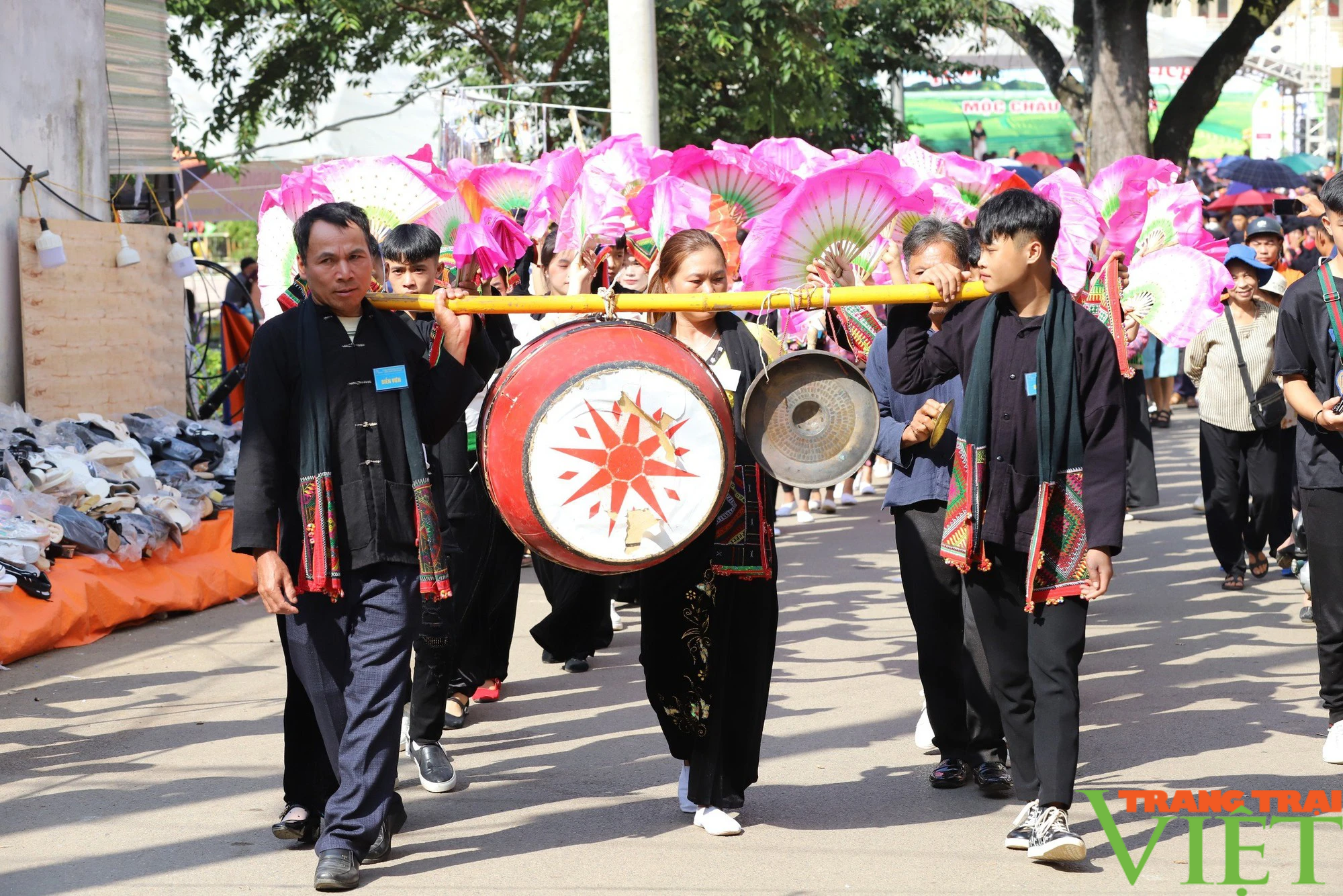 Gắn tiêu thụ nông sản với du lịch để kích cầu sản xuất - Ảnh 4.