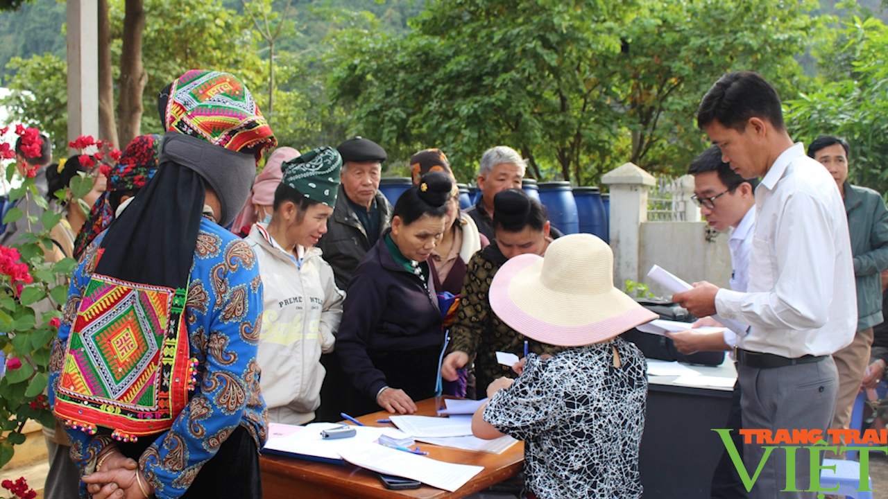 Hỗ trợ xây hội viên nông dân triển khai mô hình về phân loại, thu gom, vận chuyển rác thải sinh hoạt - Ảnh 3. Hỗ trợ xây hội viên nông dân triển khai mô hình về phân loại, thu gom, vận chuyển rác thải sinh hoạt - Ảnh 3.