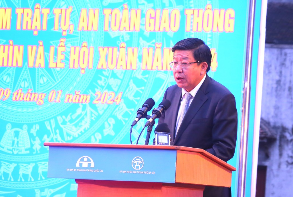 Hướng đến mục tiêu kéo giảm tai nạn và ùn tắc giao thông Hướng đến mục tiêu kéo giảm tai nạn và ùn tắc giao thông