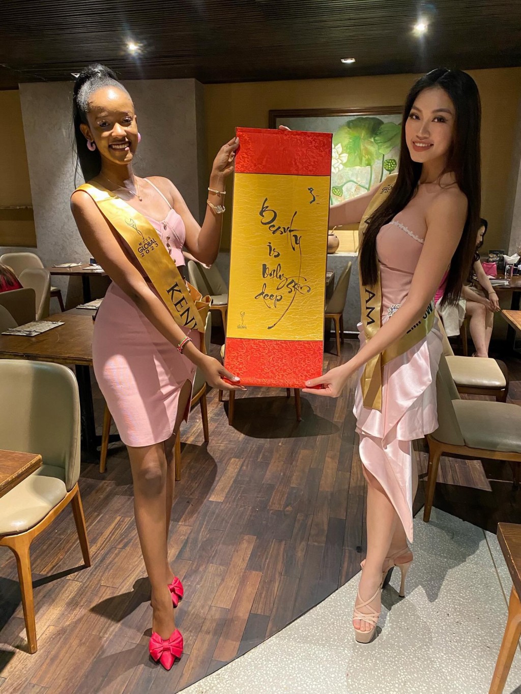 Quà đặc biệt Đoàn Thu Thuỷ tặng thí sinh Miss Global 2023 Quà đặc biệt Đoàn Thu Thuỷ tặng thí sinh Miss Global 2023