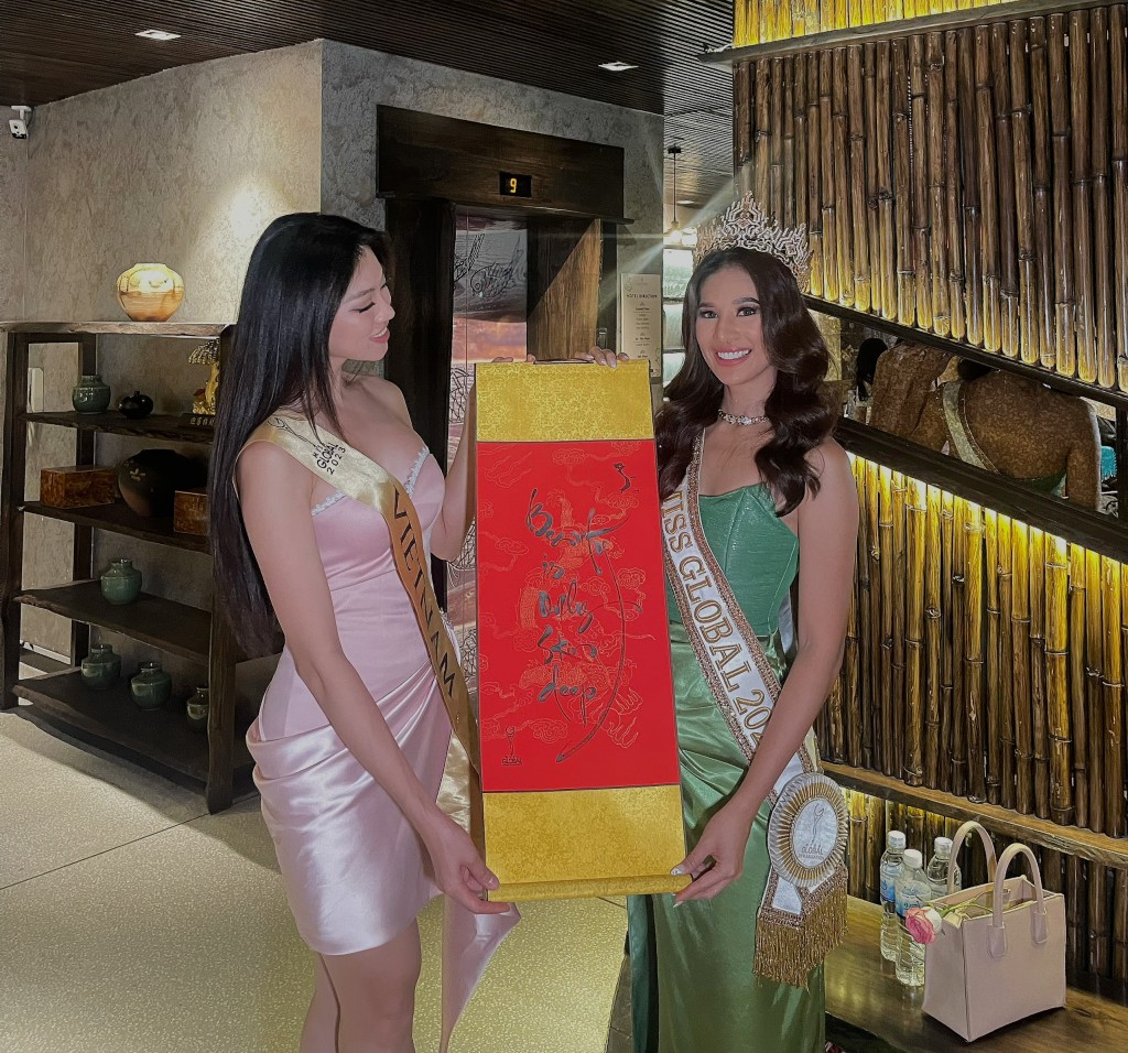 Quà đặc biệt Đoàn Thu Thuỷ tặng thí sinh Miss Global 2023 Quà đặc biệt Đoàn Thu Thuỷ tặng thí sinh Miss Global 2023