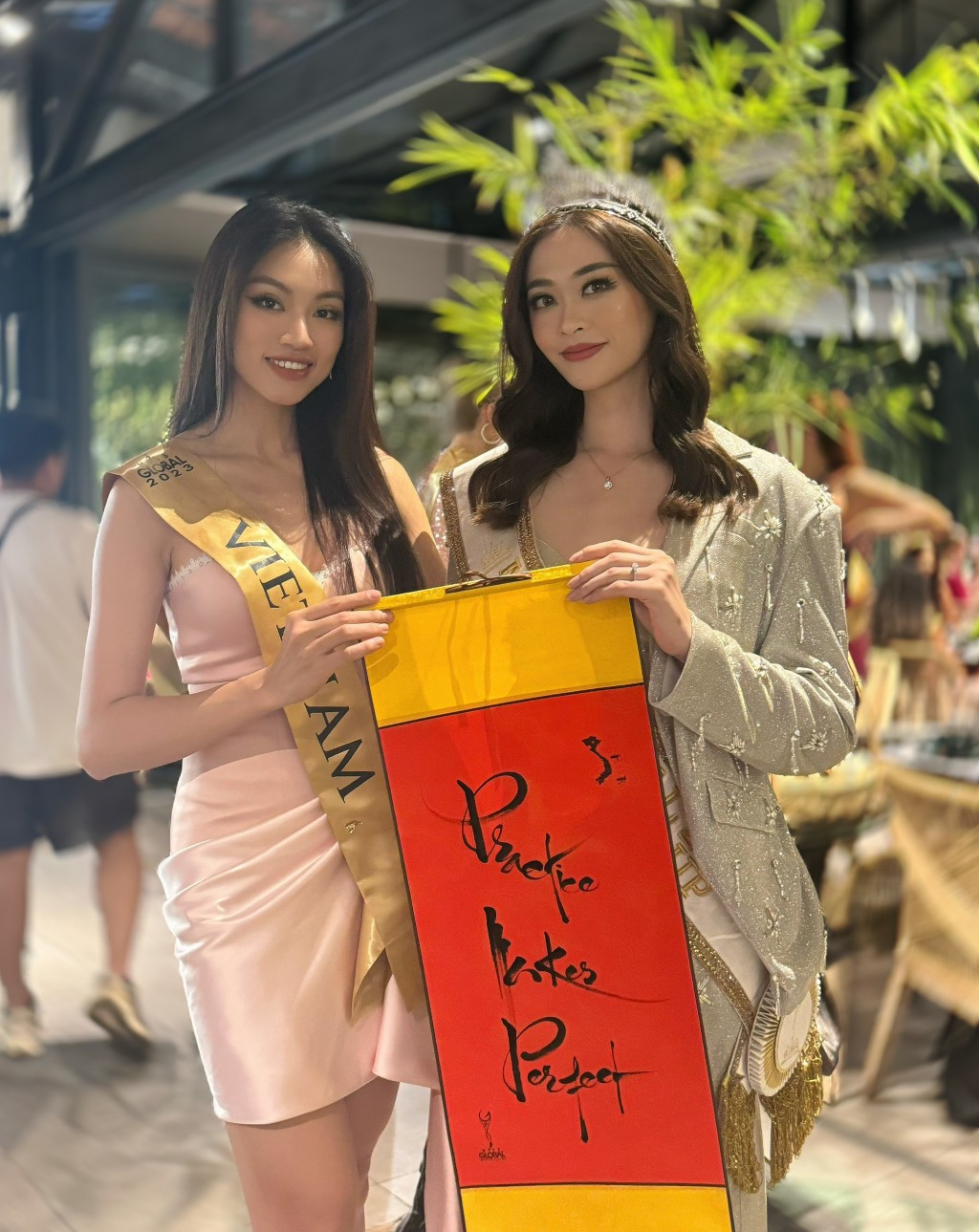 Quà đặc biệt Đoàn Thu Thuỷ tặng thí sinh Miss Global 2023 Quà đặc biệt Đoàn Thu Thuỷ tặng thí sinh Miss Global 2023