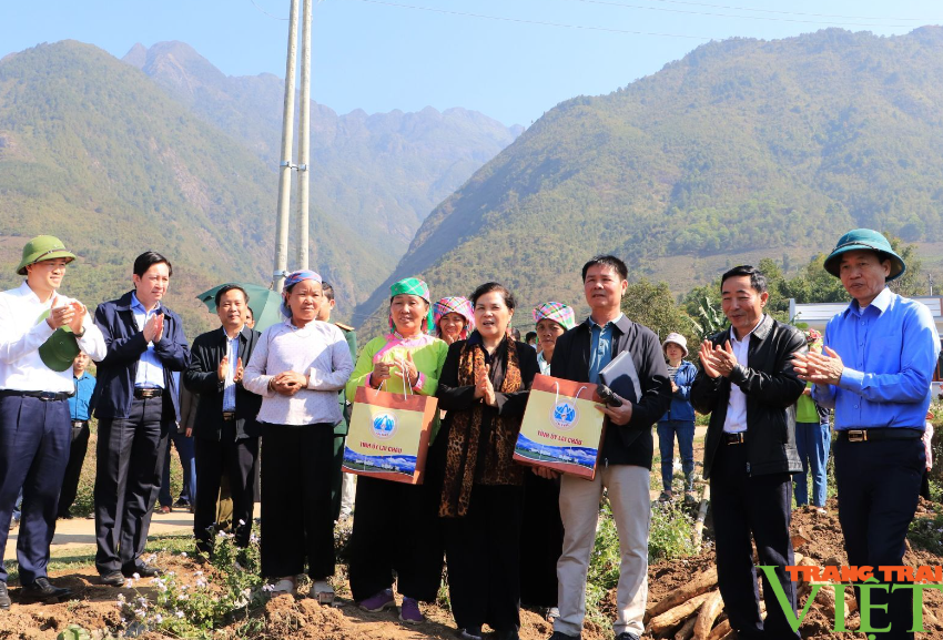 Bí thư Tỉnh ủy Lai Châu Giàng Páo Mỷ kiểm tra hoạt động lao động sản xuất đầu xuân- Ảnh 6. Bí thư Tỉnh ủy Lai Châu Giàng Páo Mỷ kiểm tra hoạt động lao động sản xuất đầu xuân- Ảnh 6.