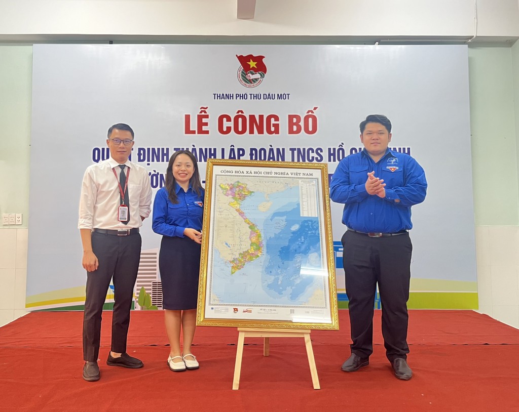 Công bố quyết định thành lập Đoàn trường TH-THCS-THPT Marie Curie Công bố quyết định thành lập Đoàn trường TH-THCS-THPT Marie Curie