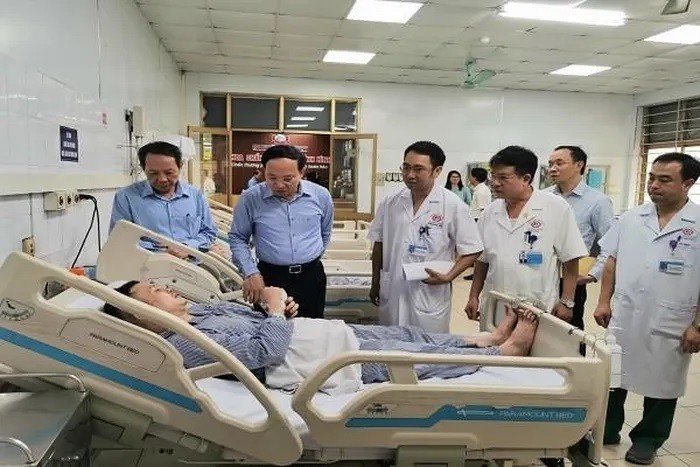 UBND tỉnh Quảng Ninh thăm hỏi động viên các nạn nhân vụ tai nạn UBND tỉnh Quảng Ninh thăm hỏi động viên các nạn nhân vụ tai nạn