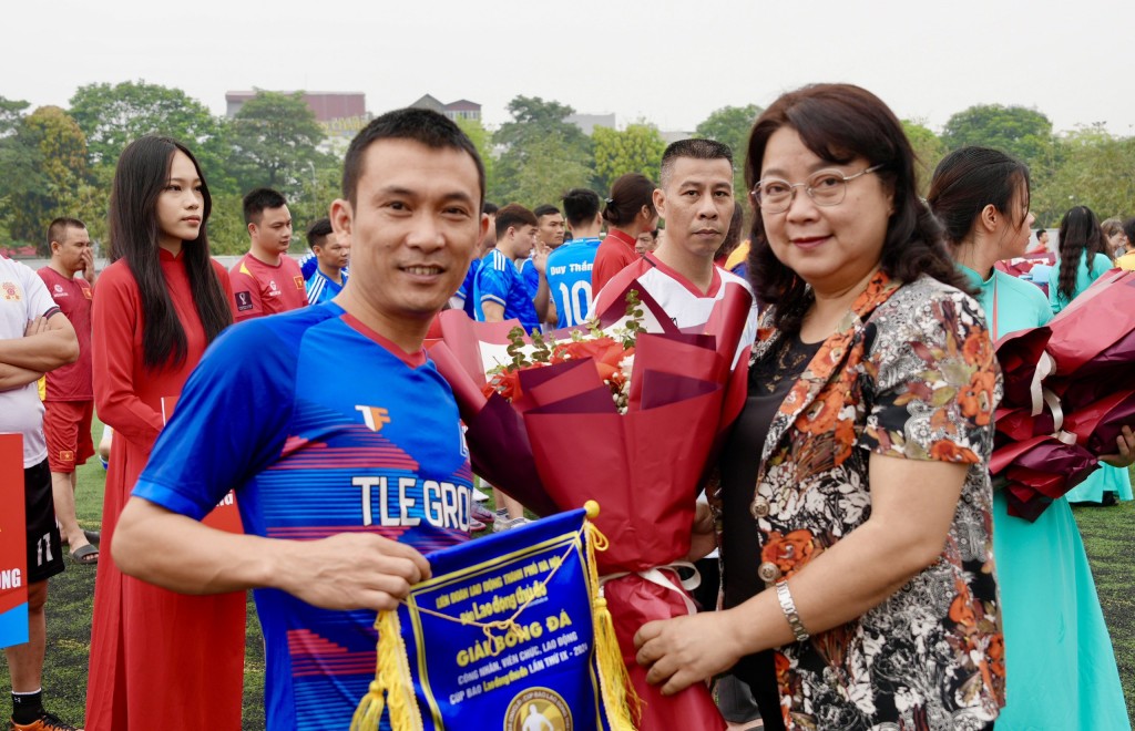 Khai mạc Giải bóng đá công nhân, viên chức lao động Hà Nội Khai mạc Giải bóng đá công nhân, viên chức lao động Hà Nội