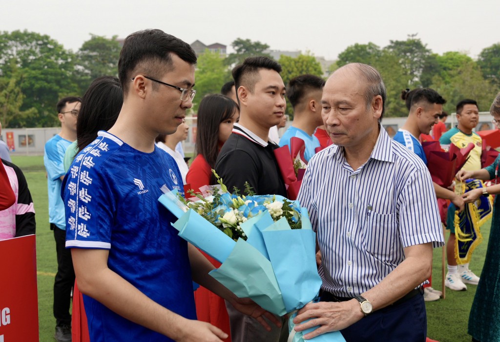 Khai mạc Giải bóng đá công nhân, viên chức lao động Hà Nội Khai mạc Giải bóng đá công nhân, viên chức lao động Hà Nội