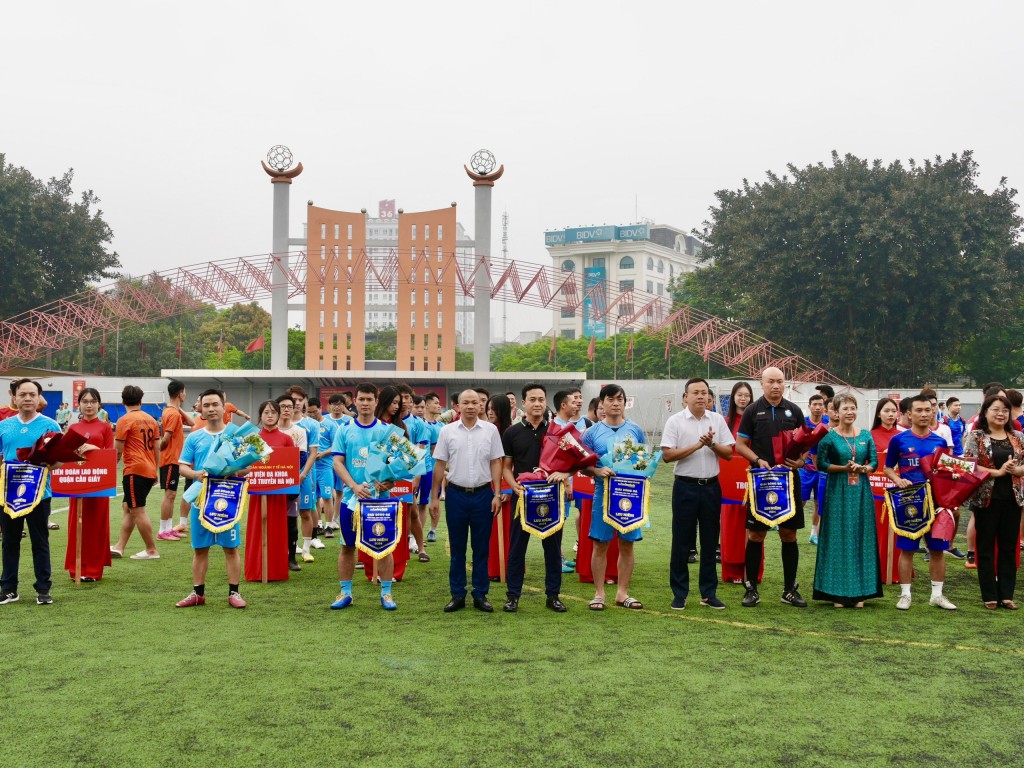Khai mạc Giải bóng đá công nhân, viên chức lao động Hà Nội Khai mạc Giải bóng đá công nhân, viên chức lao động Hà Nội