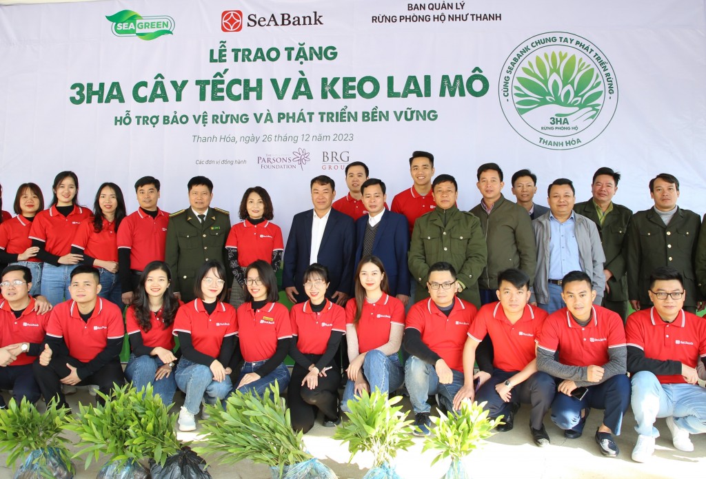 Tháng 12/2023, SeABank trao tặng 3ha cây tếch và keo lai mô nhằm hỗ trợ bảo vệ rừng và phát triển bền vững tại tỉnh Thanh Hóa Tháng 12/2023, SeABank trao tặng 3ha cây tếch và keo lai mô nhằm hỗ trợ bảo vệ rừng và phát triển bền vững tại tỉnh Thanh Hóa