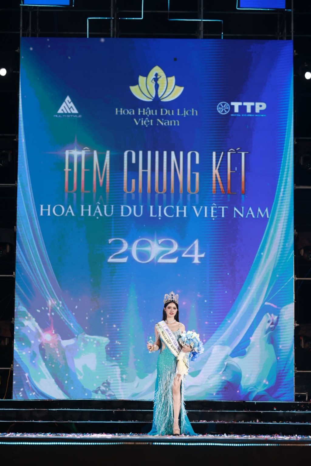 Phạm Thị Ngọc Quỳnh đăng quang