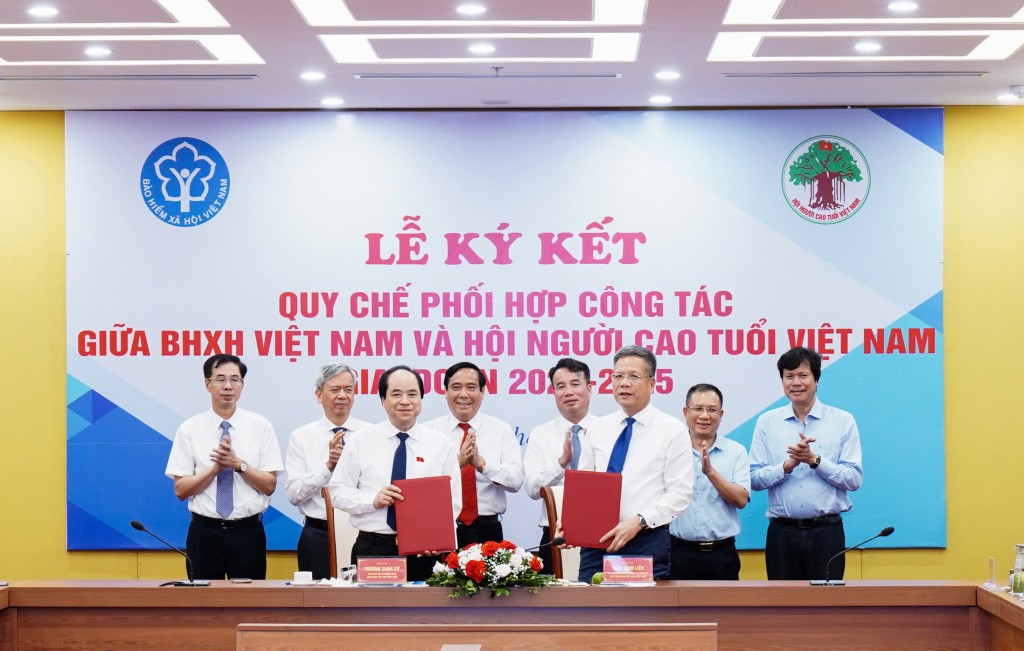 Tích cực thực hiện chế độ chính sách BHXH, BHYT với người cao tuổi Tích cực thực hiện chế độ chính sách BHXH, BHYT với người cao tuổi