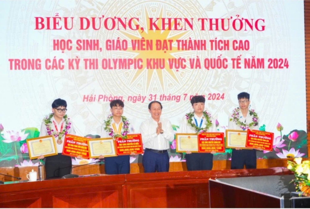 Hải Phòng: 467 đoạt giải học sinh giỏi cấp thành phố bảng A Hải Phòng: 467 đoạt giải học sinh giỏi cấp thành phố bảng A