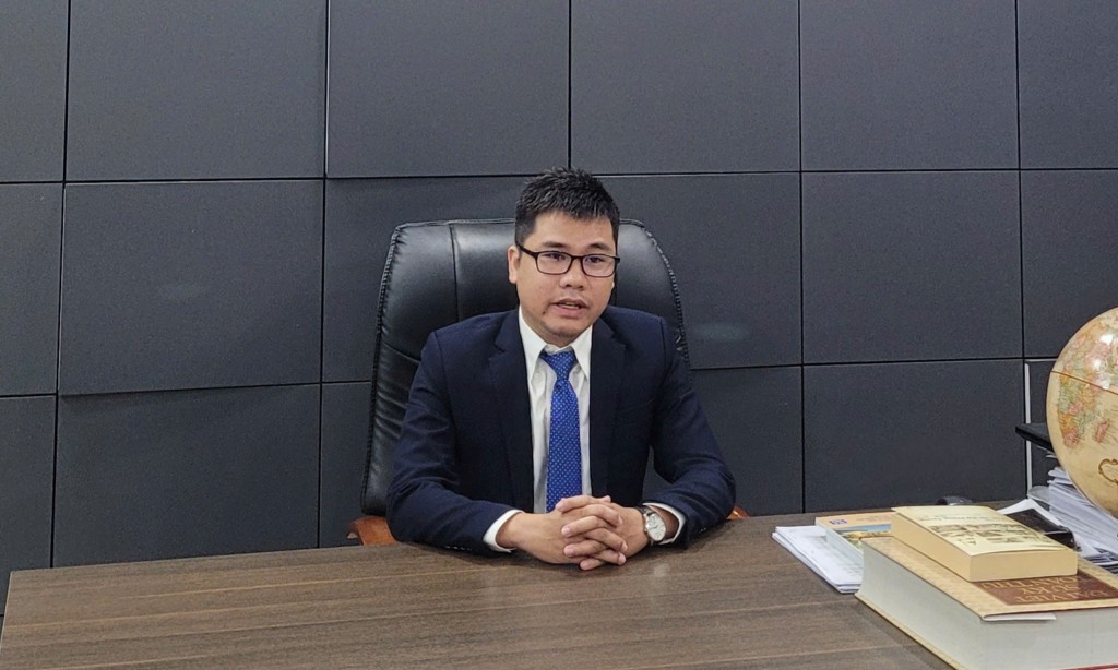 luật sư Trương Hồng Điền - Trưởng Văn phòng Luật sư Xuân Phú (Đoàn Luật sư TP Hồ Chí Minh) trao đổi với phóng viên luật sư Trương Hồng Điền - Trưởng Văn phòng Luật sư Xuân Phú (Đoàn Luật sư TP Hồ Chí Minh) trao đổi với phóng viên
